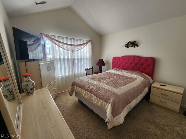 5227 Redford Drive, Brunswick, OH 44212