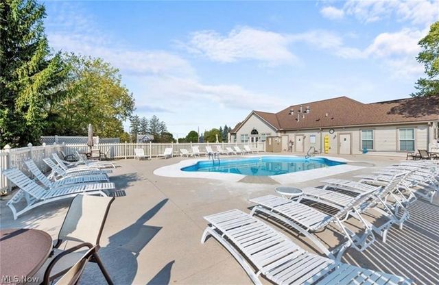 5227 Redford Drive, Brunswick, OH 44212