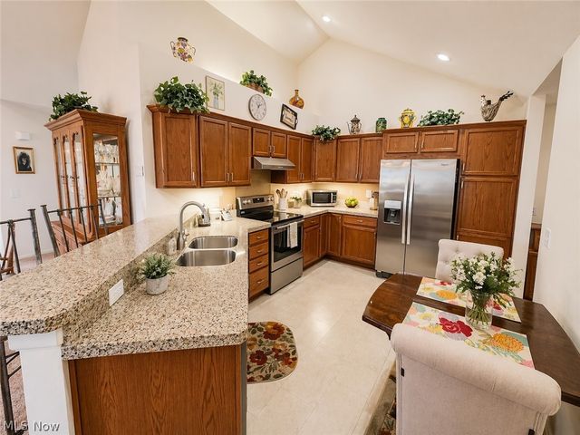 5227 Redford Drive, Brunswick, OH 44212