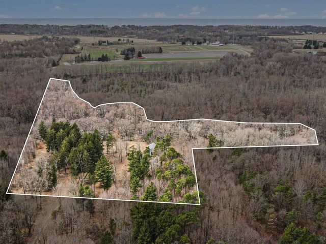 358 69th, South Haven, MI 49090