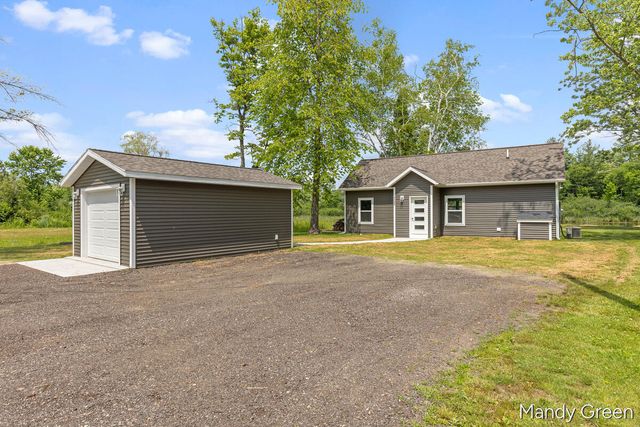 14033 Perch Lane, Greenville, MI 48838