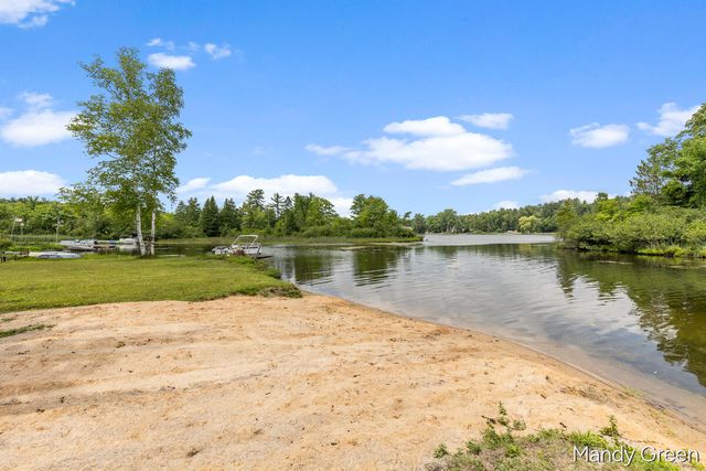 14033 Perch Lane, Greenville, MI 48838