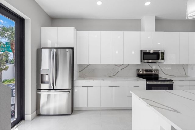 7015 N CENTRAL AVENUE Unit D, Tampa, FL 33604