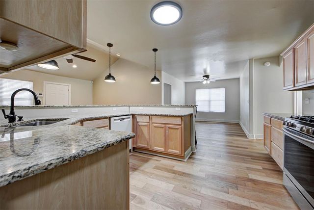 6814 NW 45th Street, Bethany, OK 73008