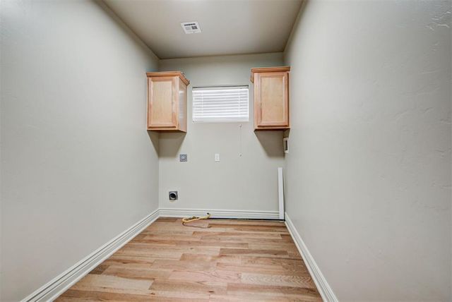 6814 NW 45th Street, Bethany, OK 73008