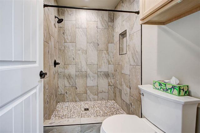 6814 NW 45th Street, Bethany, OK 73008