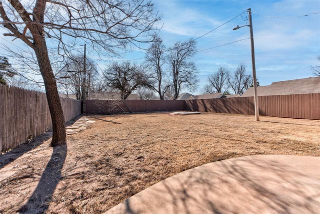 6814 NW 45th Street, Bethany, OK 73008