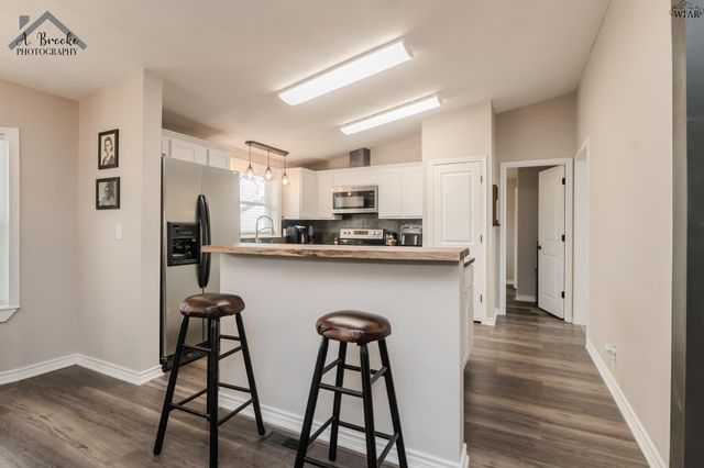 194 OSAGE CIRCLE, Henrietta, TX 76365