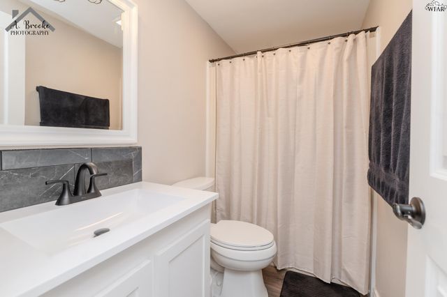 194 OSAGE CIRCLE, Henrietta, TX 76365