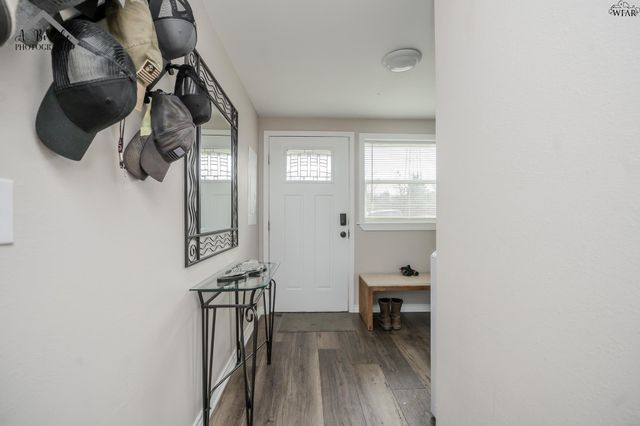 194 OSAGE CIRCLE, Henrietta, TX 76365