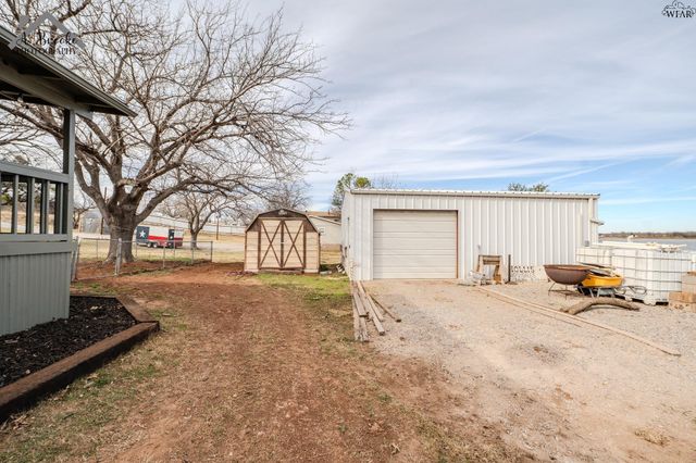 194 OSAGE CIRCLE, Henrietta, TX 76365