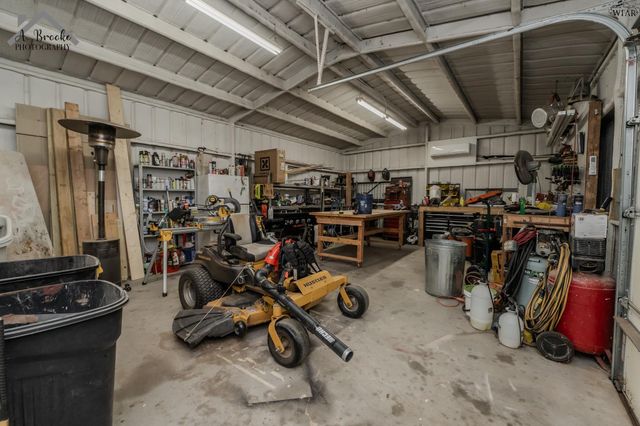 194 OSAGE CIRCLE, Henrietta, TX 76365