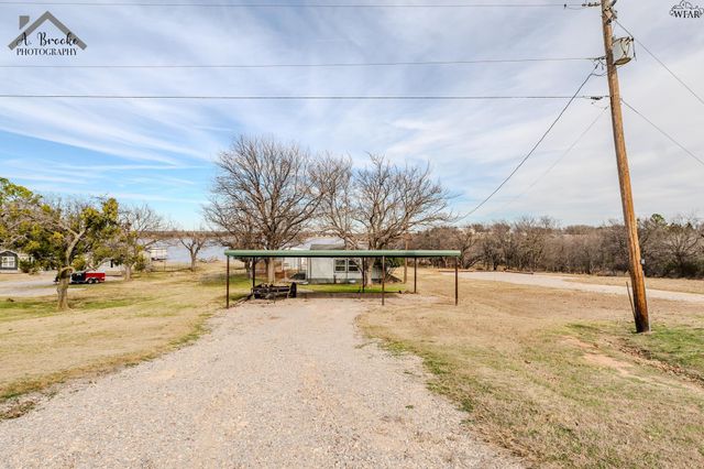 194 OSAGE CIRCLE, Henrietta, TX 76365