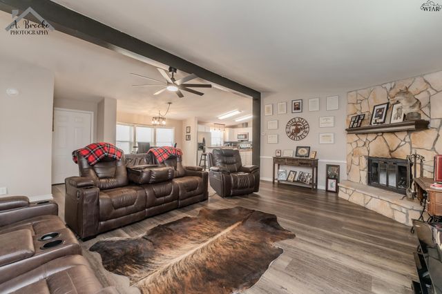 194 OSAGE CIRCLE, Henrietta, TX 76365