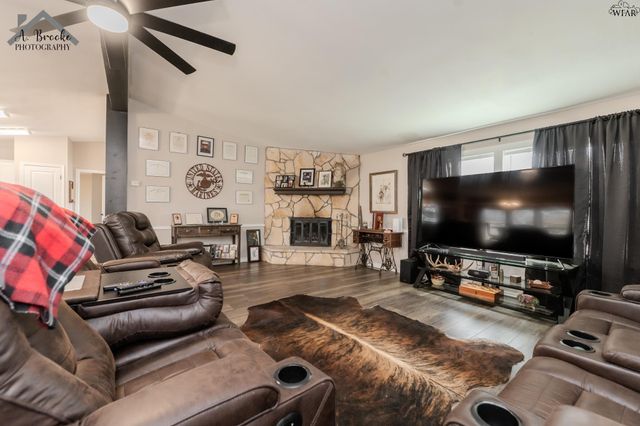 194 OSAGE CIRCLE, Henrietta, TX 76365