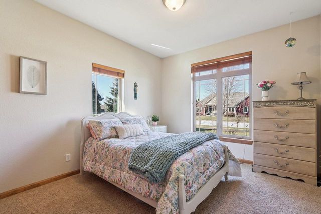 987 Prairieview CIRCLE, Oconomowoc, WI 53066