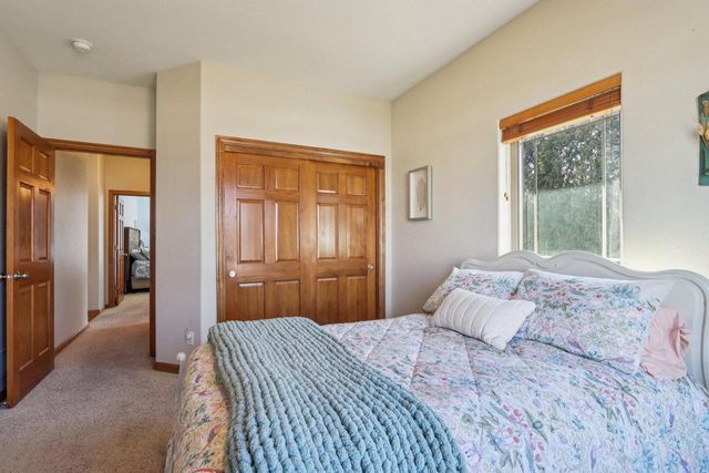 987 Prairieview CIRCLE, Oconomowoc, WI 53066