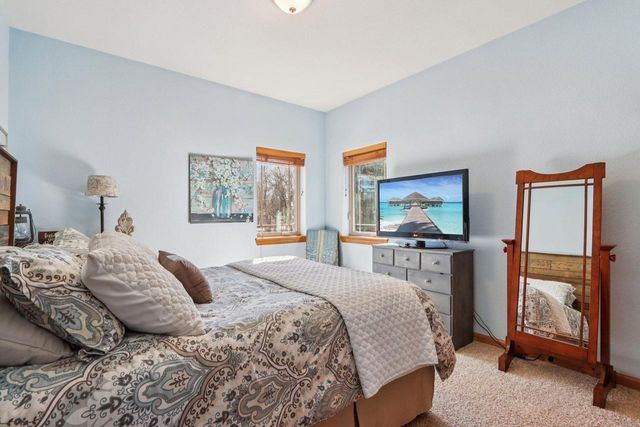 987 Prairieview CIRCLE, Oconomowoc, WI 53066