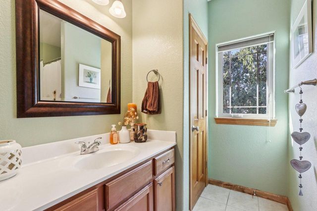 987 Prairieview CIRCLE, Oconomowoc, WI 53066