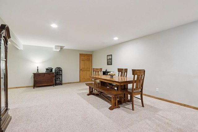 987 Prairieview CIRCLE, Oconomowoc, WI 53066