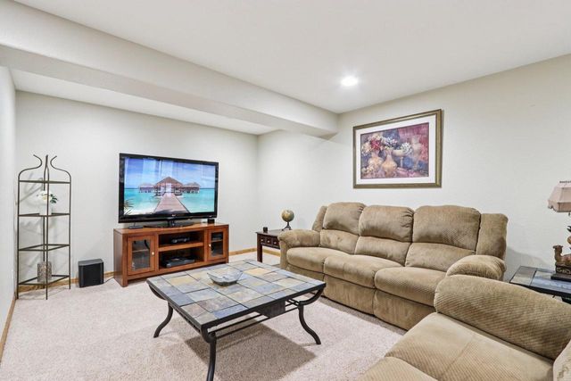 987 Prairieview CIRCLE, Oconomowoc, WI 53066