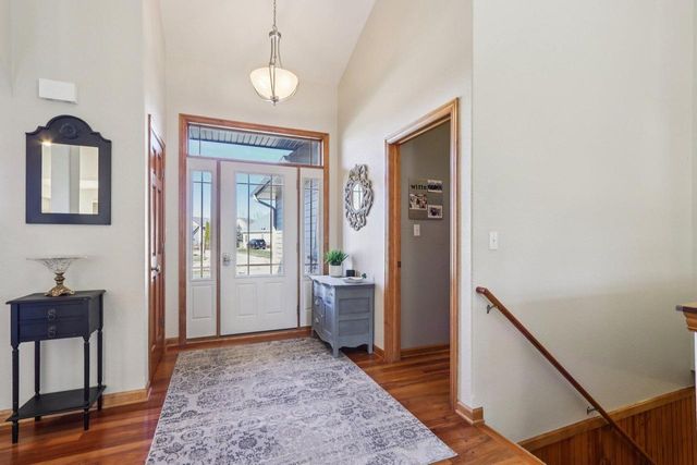 987 Prairieview CIRCLE, Oconomowoc, WI 53066