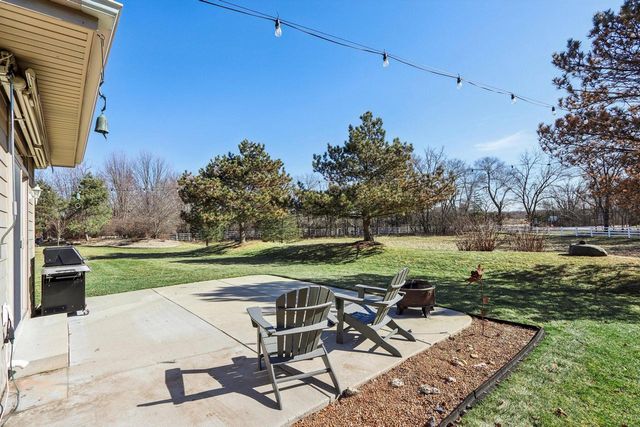 987 Prairieview CIRCLE, Oconomowoc, WI 53066