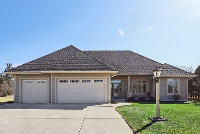 987 Prairieview CIRCLE, Oconomowoc, WI 53066