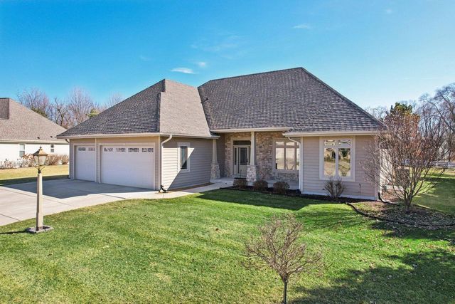 987 Prairieview CIRCLE, Oconomowoc, WI 53066