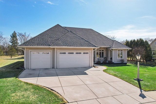 987 Prairieview CIRCLE, Oconomowoc, WI 53066