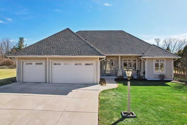 987 Prairieview CIRCLE, Oconomowoc, WI 53066