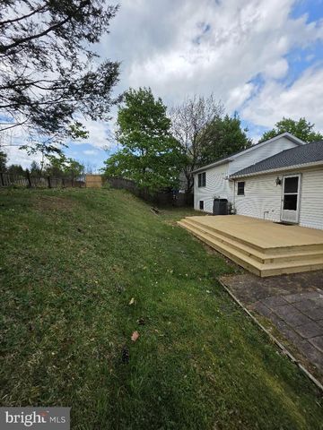 8651 PRESIDENTS DR, Hummelstown, PA 17036