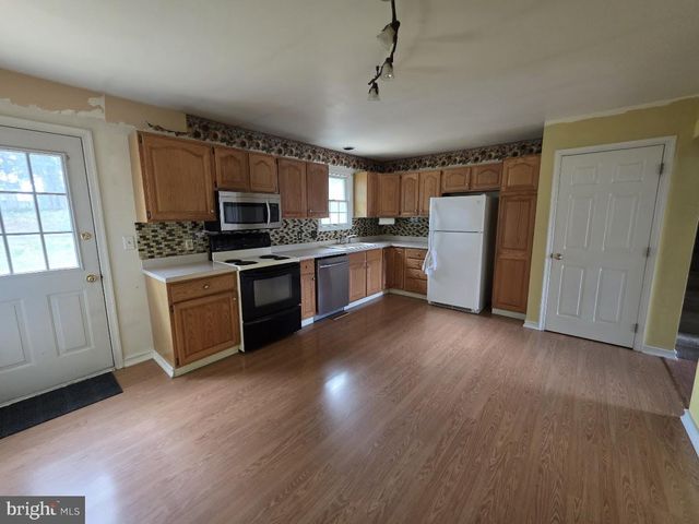 8651 PRESIDENTS DR, Hummelstown, PA 17036