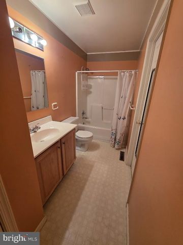 8651 PRESIDENTS DR, Hummelstown, PA 17036