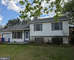 8651 PRESIDENTS DR, Hummelstown, PA 17036