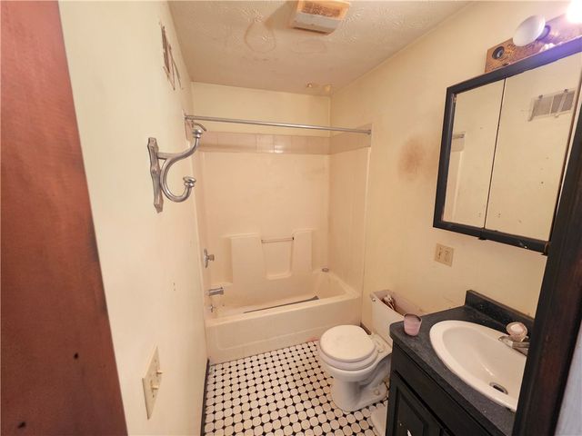 9289 South Street Road, Leroy, NY 14482