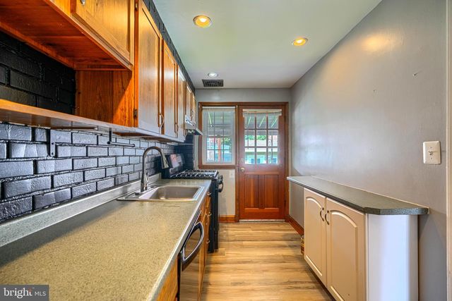 1924 SEARLES, Dundalk, MD 21222