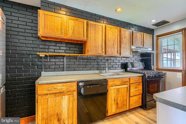 1924 SEARLES, Dundalk, MD 21222