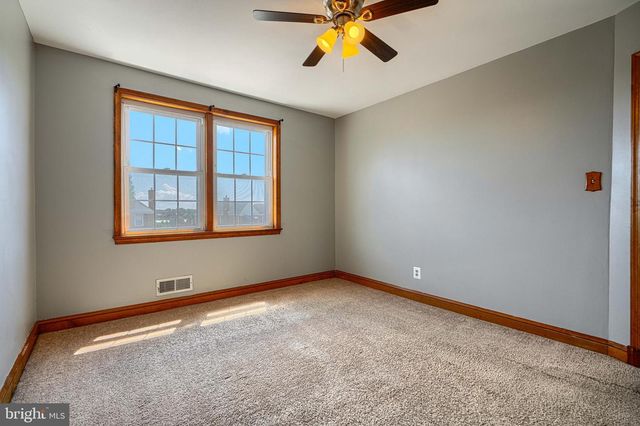 1924 SEARLES, Dundalk, MD 21222