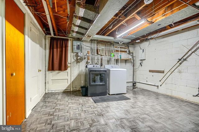 1924 SEARLES, Dundalk, MD 21222