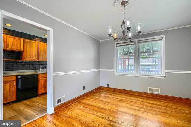 1924 SEARLES, Dundalk, MD 21222