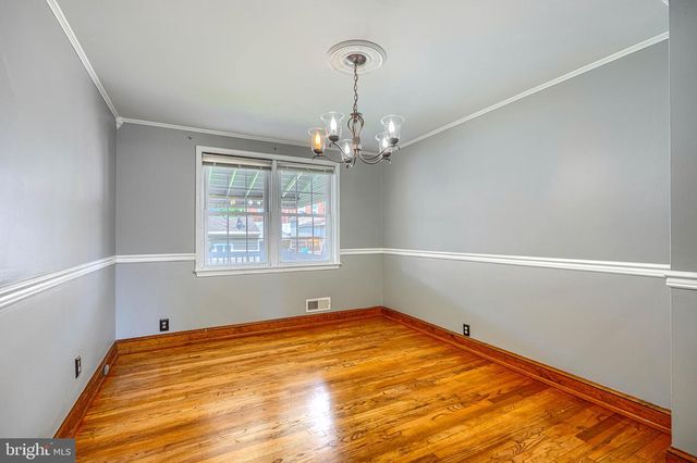 1924 SEARLES, Dundalk, MD 21222