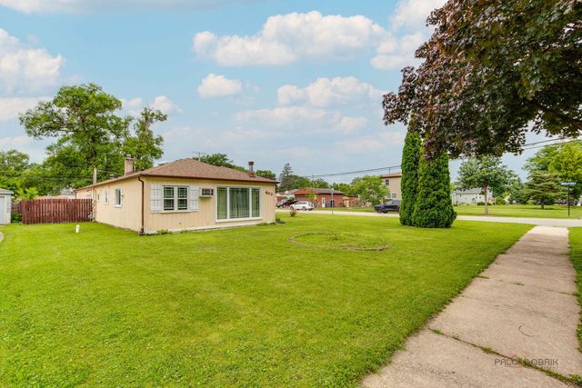 402 S Addison Street, Bensenville, IL 60106