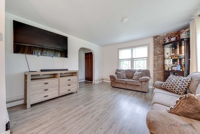 402 S Addison Street, Bensenville, IL 60106