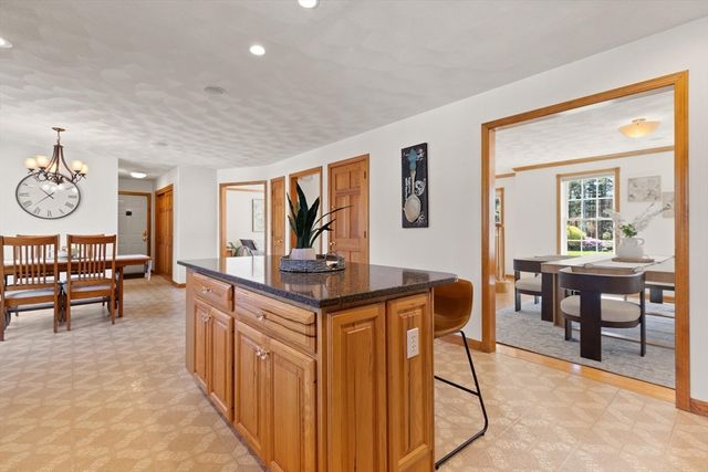 4 Jarvis Way, Westford, MA 01886