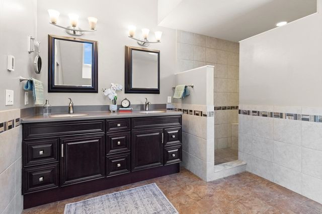 4 Jarvis Way, Westford, MA 01886