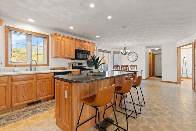 4 Jarvis Way, Westford, MA 01886