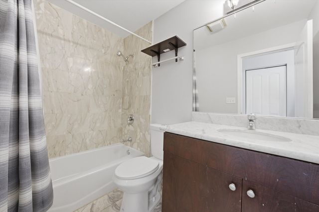 4956 S Champlain Avenue 1S, Chicago, IL 60615