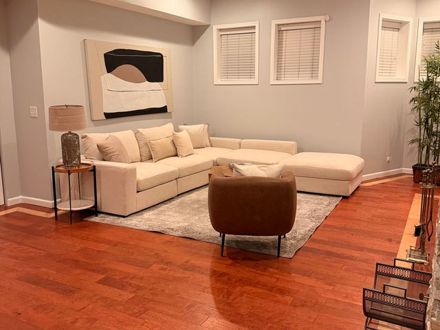 4956 S Champlain Avenue 1S, Chicago, IL 60615