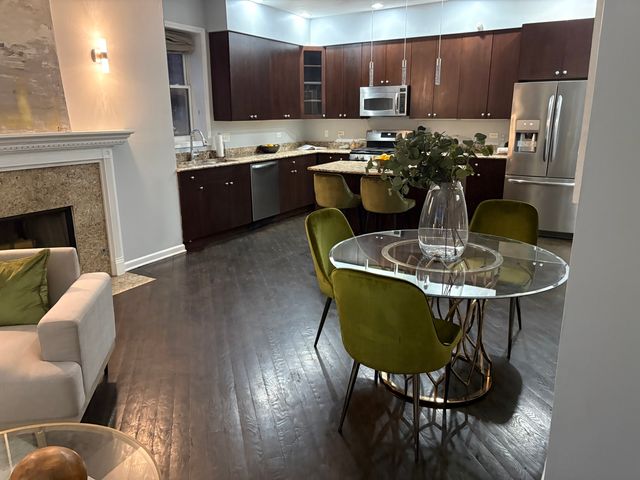 4956 S Champlain Avenue 1S, Chicago, IL 60615